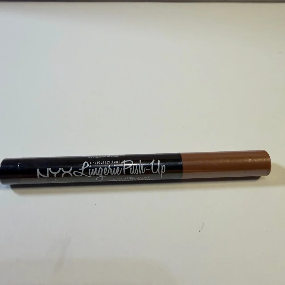 🩷5/$10 NYX Lingerie Push-Up Long-Lasting Lipstick - Brown